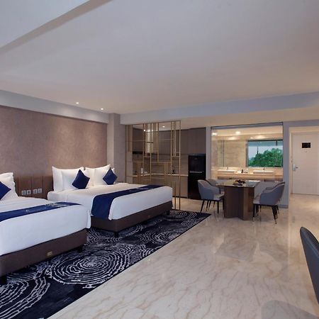 Platinum Hotel Jimbaran Beach Bali Bagian luar foto
