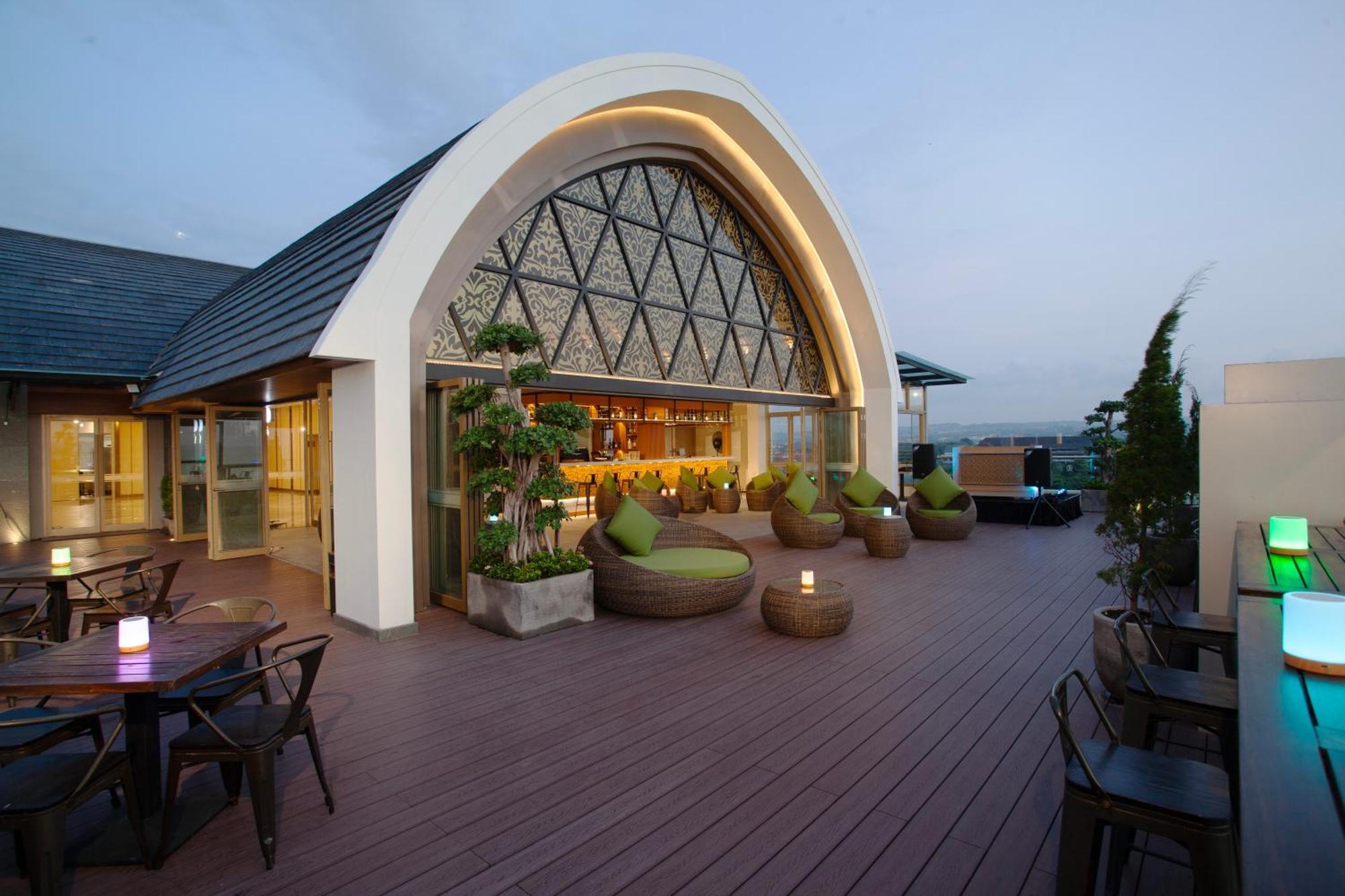 Platinum Hotel Jimbaran Beach Bali Bagian luar foto